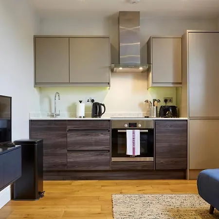 Kenham Place I 1 Bedroom - Private Parking!
