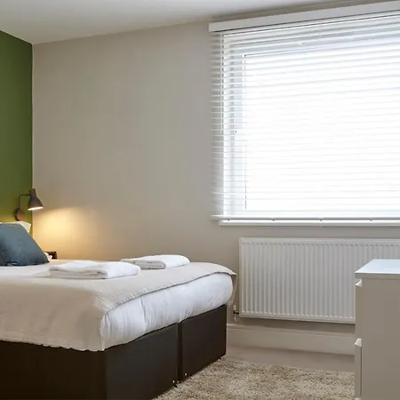 Daire Kenham Place I 1 Bedroom - Private Parking! *
