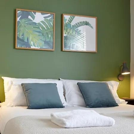 Kenham Place I 1 Bedroom - Private Parking! *